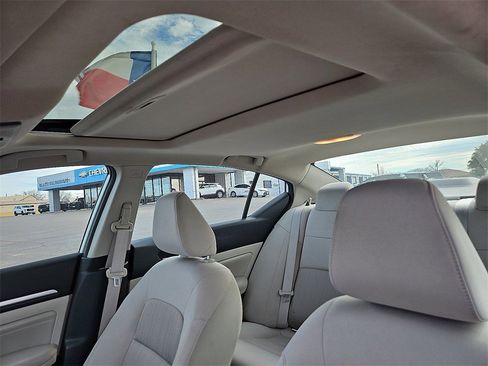 Used 2022 Nissan Altima 2.5 SV w/ SV Premium Package image 21