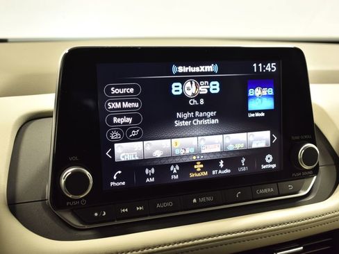 Used 2025 Nissan Rogue SV image 23