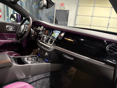 Used 2018 Rolls-Royce Wraith image 28