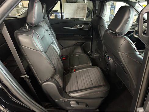 Used 2025 Ford Explorer ST-Line w/ Premium Package AWD/4WD image 38