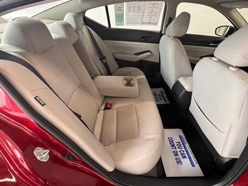 Used 2025 Nissan Altima 2.5 SV FWD image 12
