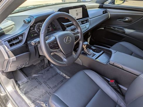 Used 2025 Lexus ES 300h w/ Premium Package image 10