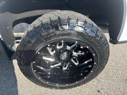 Used 2021 Chevrolet Silverado 1500 Custom Trail Boss w/ Realtree Special Edition AWD/4WD image 14