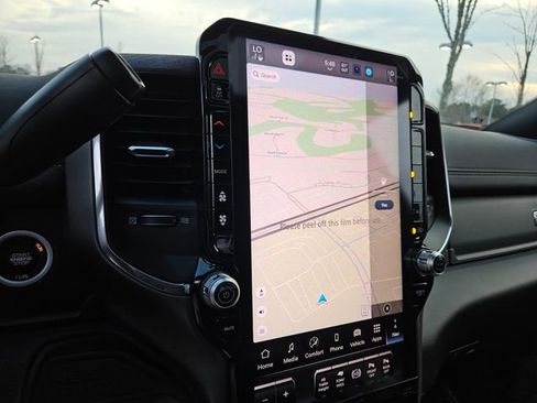 New 2026 RAM 2500 Laramie AWD/4WD image 11