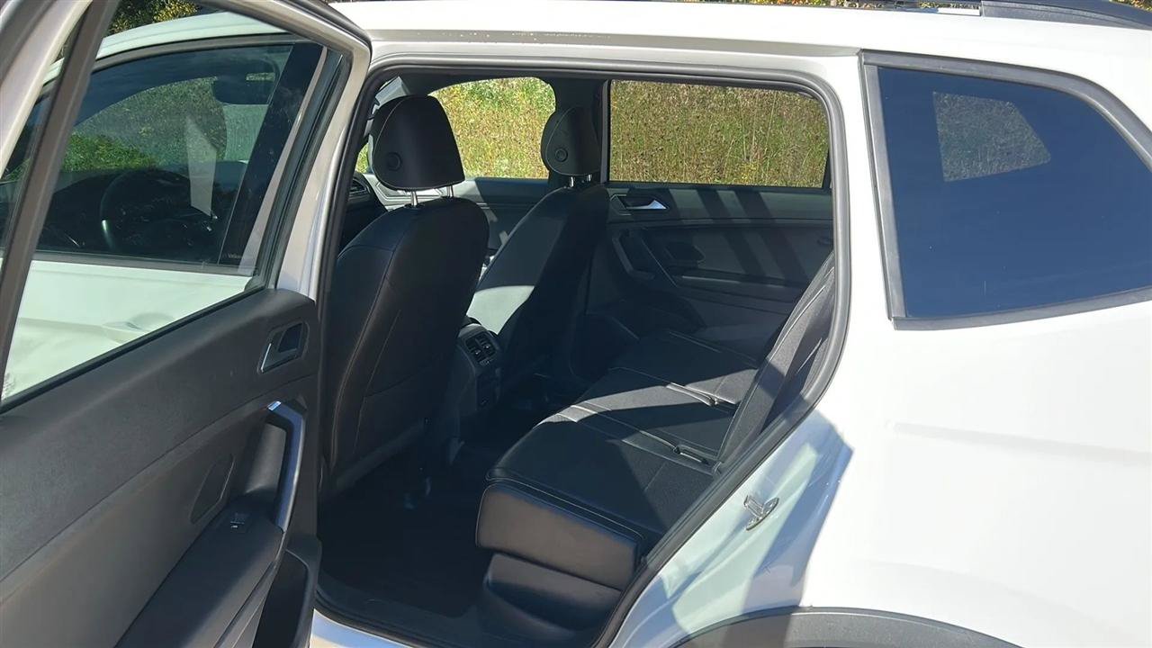 Used 2021 Volkswagen Tiguan SE R-Line AWD/4WD image 42