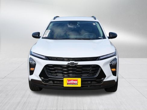 Used 2025 Chevrolet Trax ACTIV w/ Driver Confidence Package FWD image 2