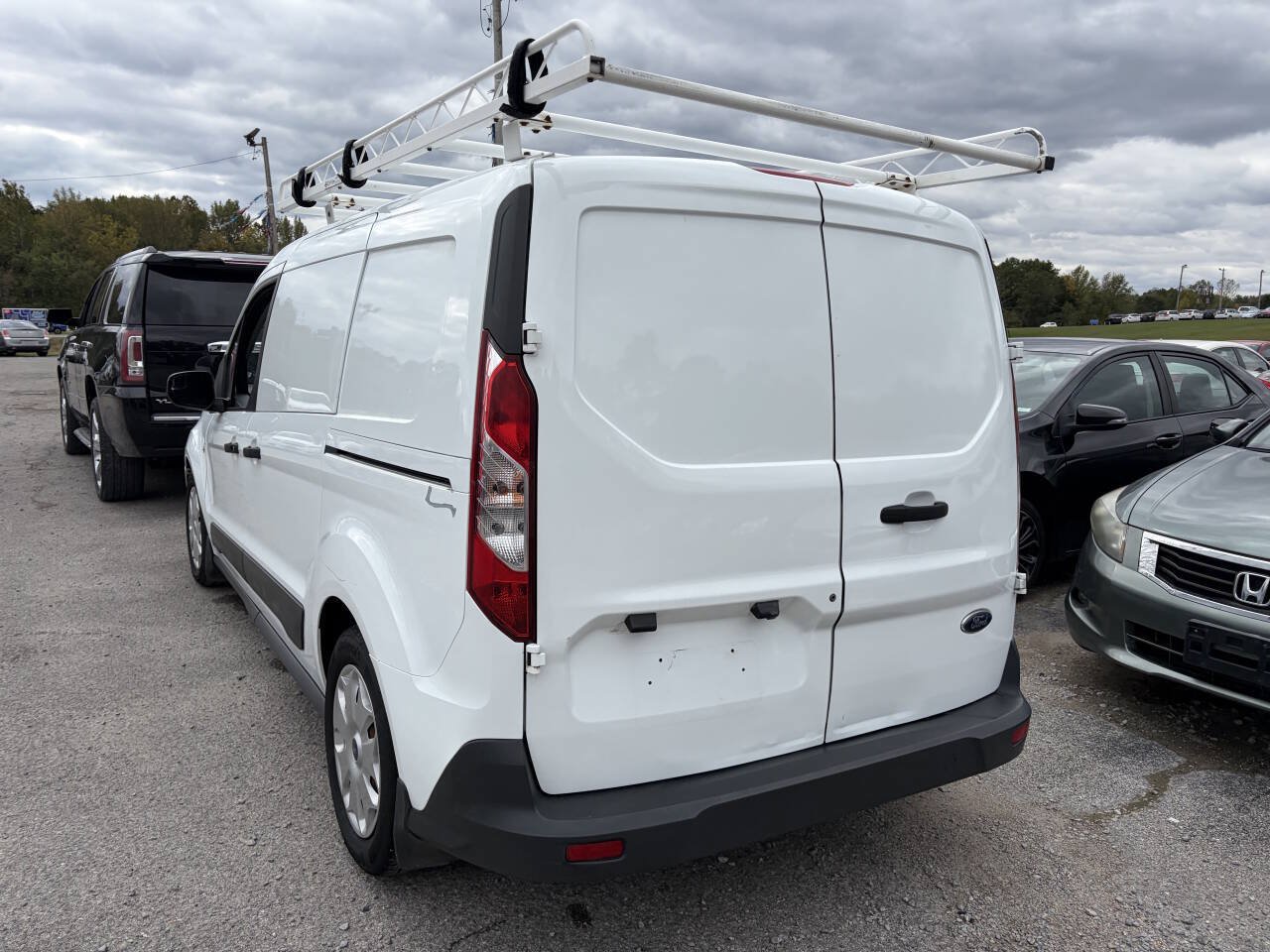 Used 2017 Ford Transit Connect XLT FWD image 3