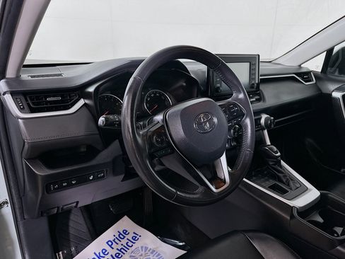 Used 2019 Toyota RAV4 XLE Premium AWD/4WD image 9