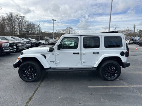 Used 2023 Jeep Wrangler Sahara w/ Cold Weather Group image 6