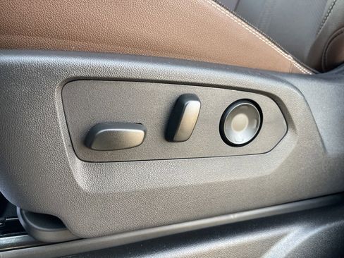 New 2026 Chevrolet Suburban High Country image 15