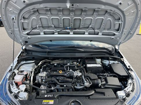 Used 2025 Toyota Corolla LE image 31