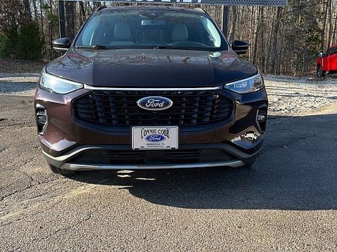 Used 2023 Ford Escape Platinum w/ Premium Technology Package image 2