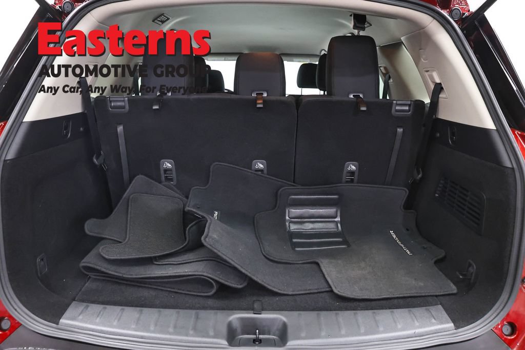 Used 2024 Nissan Pathfinder SV AWD/4WD image 10