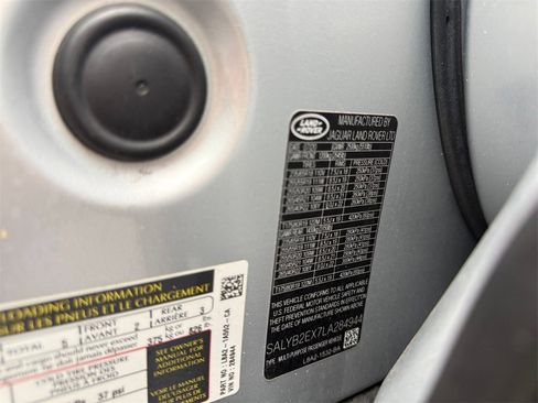 Used 2020 Land Rover Range Rover Velar S image 24