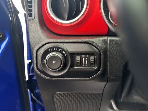 Used 2019 Jeep Wrangler Unlimited Rubicon w/ Dual Top Group image 32