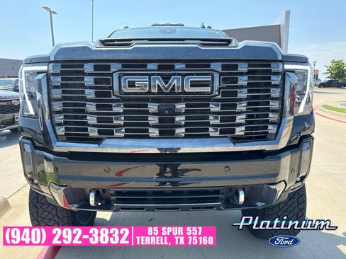 Used 2024 GMC Sierra 2500 Denali Ultimate AWD/4WD image 2