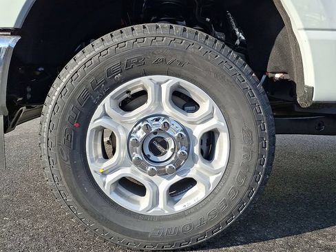 New 2026 Ford F250 XLT w/ FX4 Off-Road Package AWD/4WD image 5