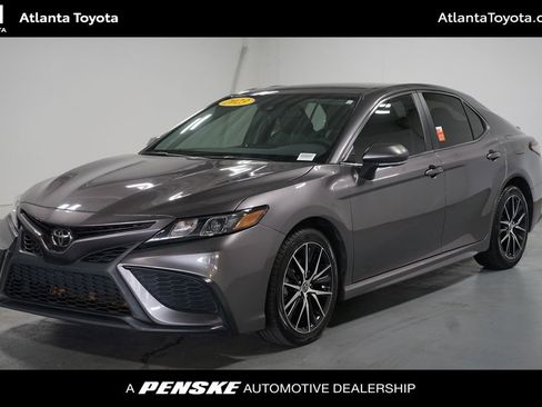 Used 2023 Toyota Camry SE FWD image 1
