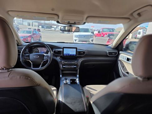 Used 2020 Ford Explorer Limited w/ Class III Trailer Tow Package image 15