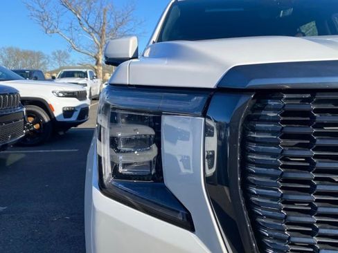 Used 2023 GMC Yukon Denali Ultimate image 13