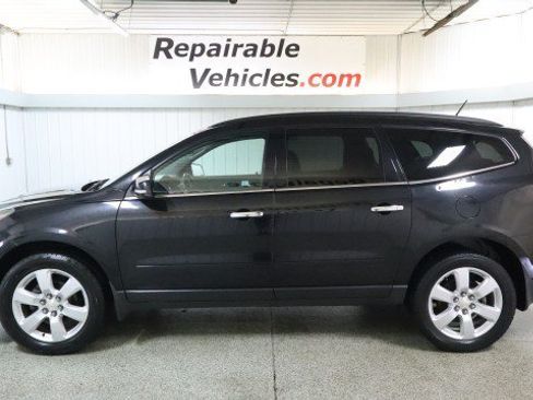 Used 2017 Chevrolet Traverse LT w/ Style and Technology Package FWD image 1