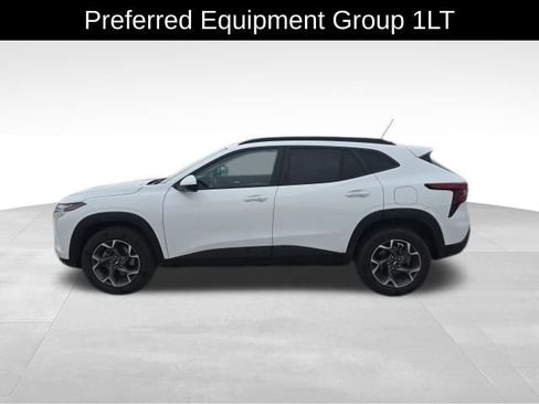 Used 2024 Chevrolet Trax LT w/ Driver Confidence Package image 4