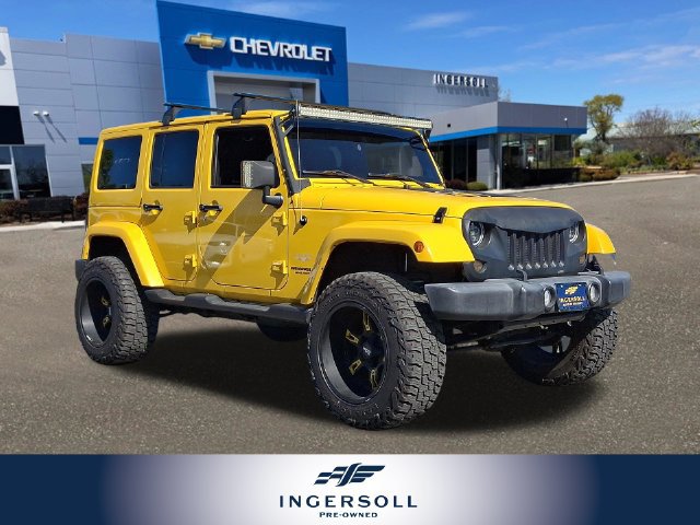 Used 2015 Jeep Wrangler Unlimited Sahara w/ Connectivity Group AWD/4WD image 1