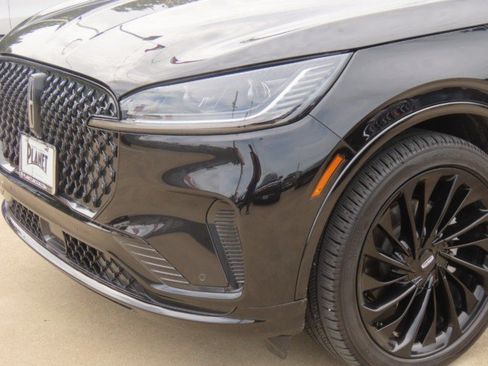 Used 2026 Lincoln Aviator Reserve AWD/4WD image 3