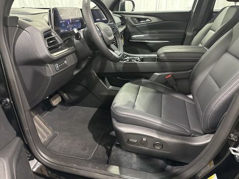 Certified 2026 Chevrolet Traverse LT w/ Midnight/Sport Edition image 10