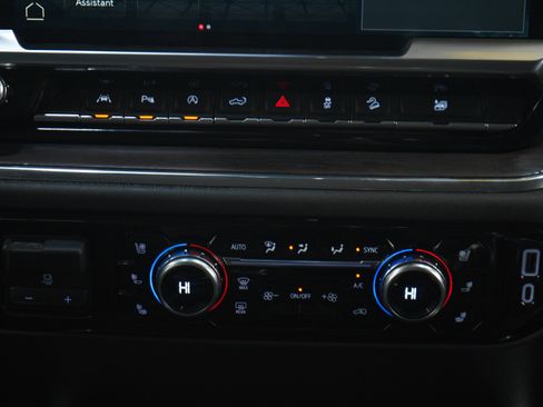 Used 2023 GMC Sierra 1500 SLT w/ SLT Premium Plus Package image 19