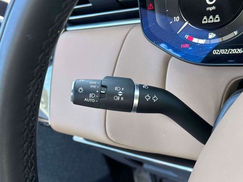 Used 2025 Land Rover Range Rover Sport SE image 23