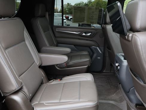 Certified 2023 GMC Yukon XL Denali w/ Denali Reserve Package image 35