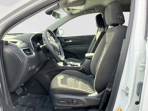 Certified 2024 Chevrolet Equinox LT image 24