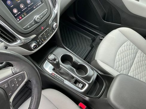 Used 2020 Chevrolet Equinox LT image 29