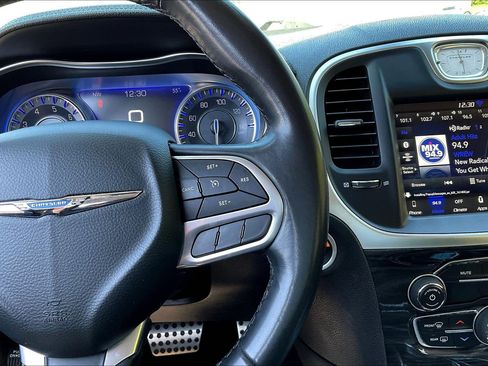 Certified 2021 Chrysler 300 Touring w/ Sport Appearance Package RWD image 12