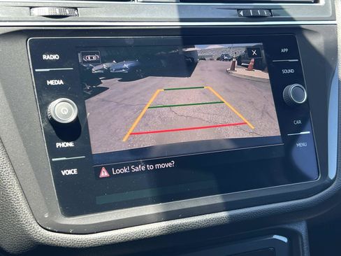 Certified 2022 Volkswagen Tiguan SE FWD image 14