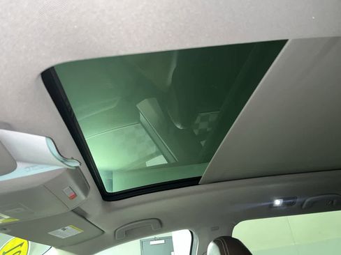 Used 2021 Volkswagen Atlas SE w/ Panoramic Sunroof Package image 24