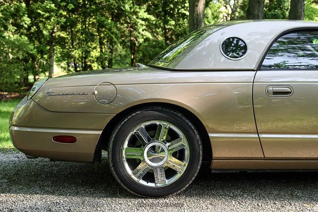 Used 2005 Ford Thunderbird RWD image 10