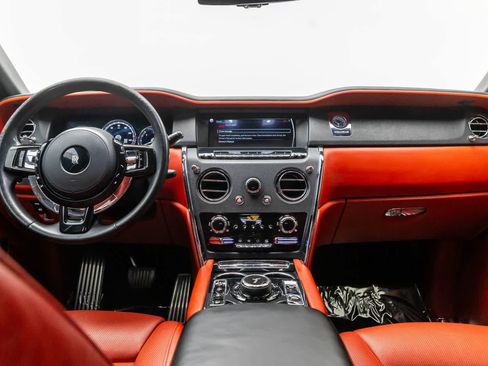 Certified 2020 Rolls-Royce Cullinan AWD/4WD image 9