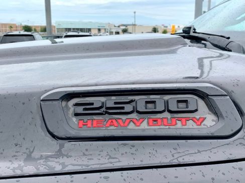 Used 2019 RAM 2500 Laramie w/ Black Appearance Package AWD/4WD image 10