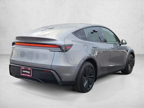 Used 2026 Tesla Model Y Long Range image 6