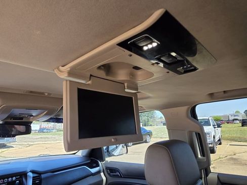 Used 2016 Chevrolet Suburban LTZ image 25