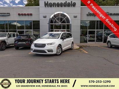 New 2026 Chrysler Pacifica Select