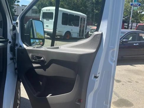 Used 2024 Ford Transit 350 XLT RWD image 14