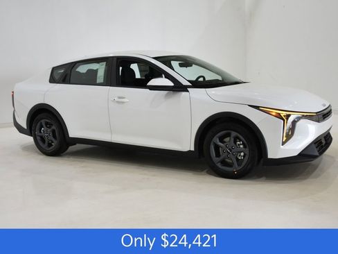 New 2026 Kia K4 FWD image 3