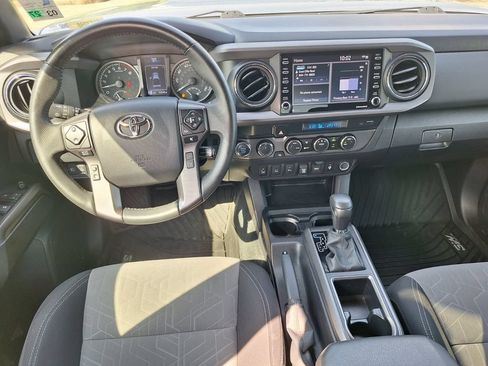 Used 2023 Toyota Tacoma TRD Sport w/ Technology Package AWD/4WD image 9