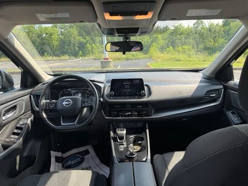 Used 2025 Nissan Rogue SV AWD/4WD image 19