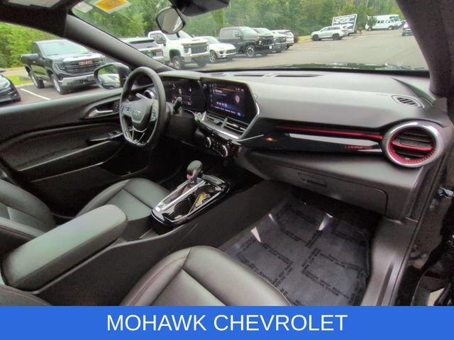 Used 2024 Chevrolet Trax RS w/ Sunroof Package FWD image 28