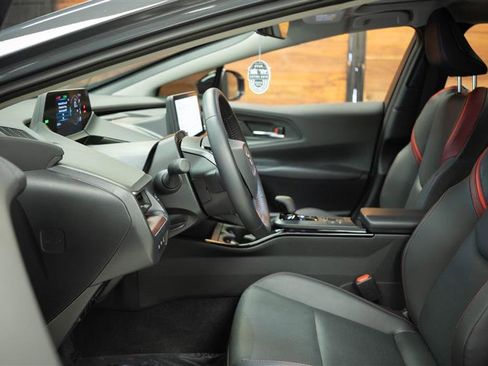 Used 2026 Toyota Prius Plug-In Hybrid FWD image 8