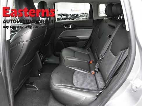 Used 2022 Jeep Compass Latitude w/ Convenience Group AWD/4WD image 21